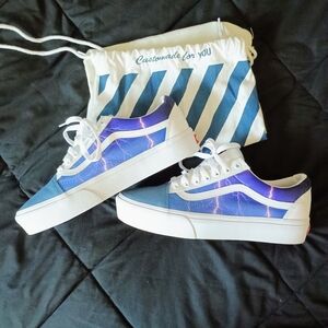 VANS National Geographic Custom Shoes. New With Shoe Bag.Size 10.5